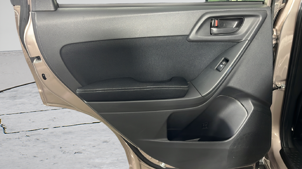 2015 Subaru Forester i Premium - Photo 15