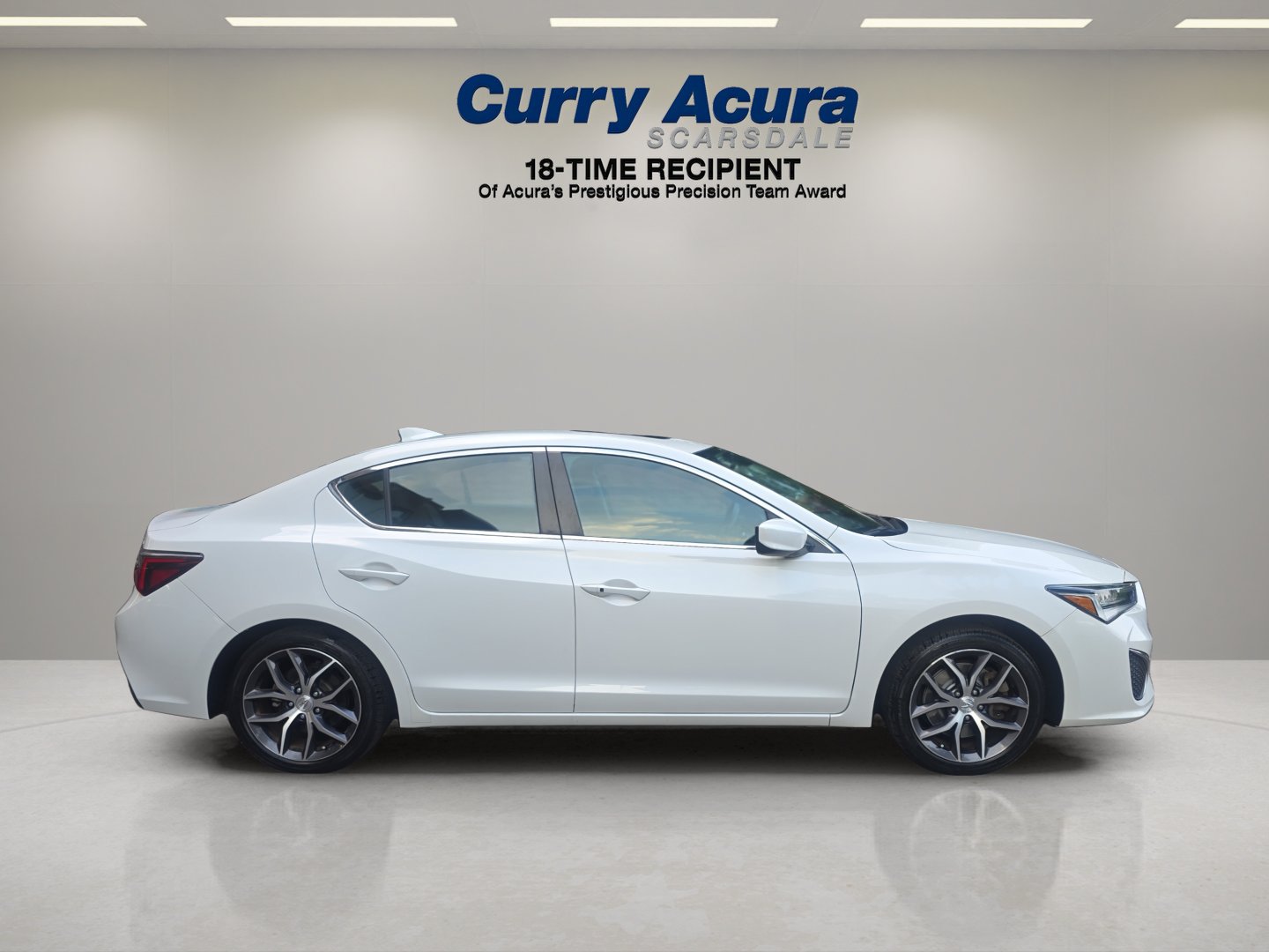Used 2019 White Acura w/Premium Pkg image 6