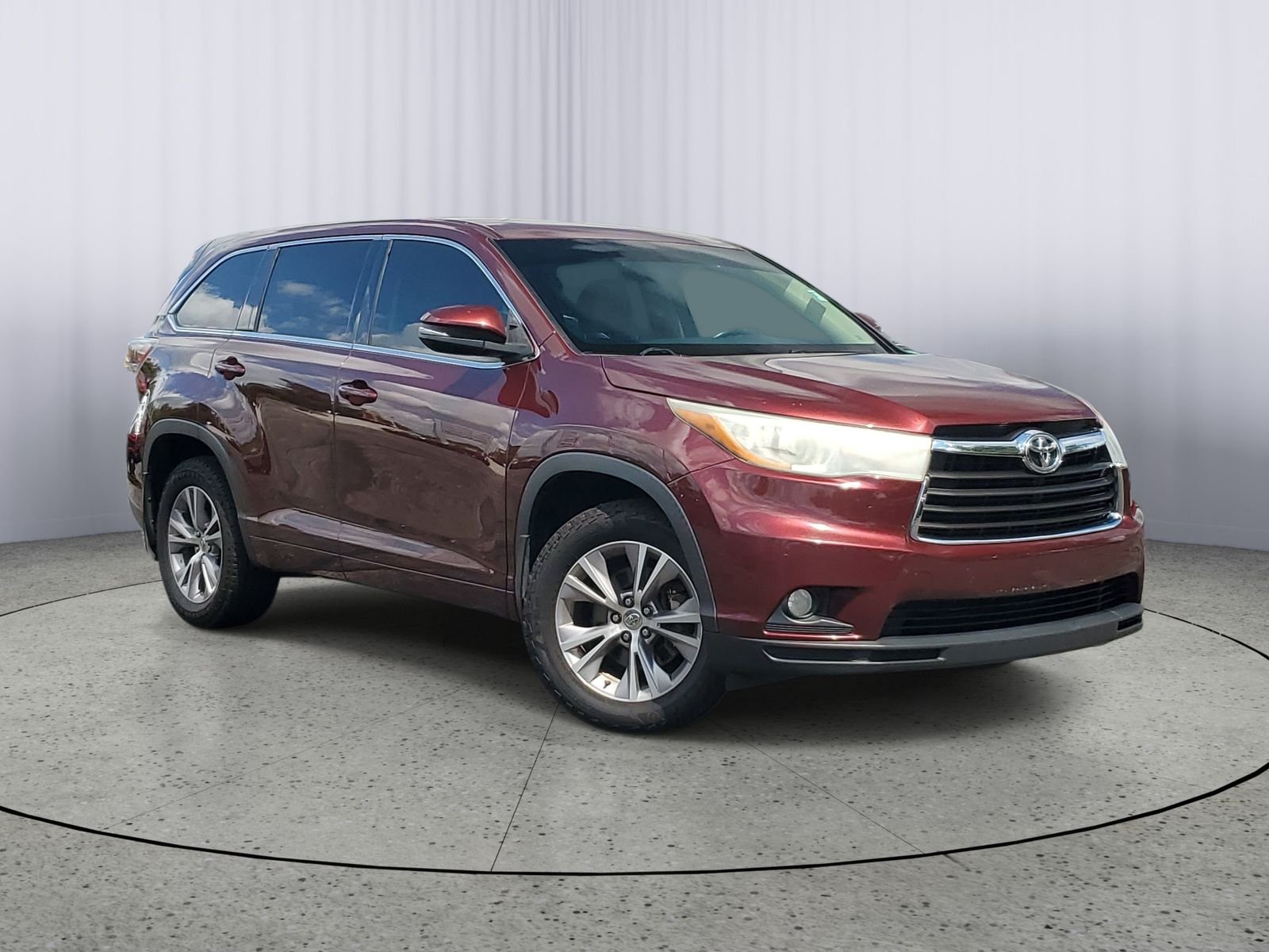 Used 2015 Red Toyota LE Plus V6 image 1
