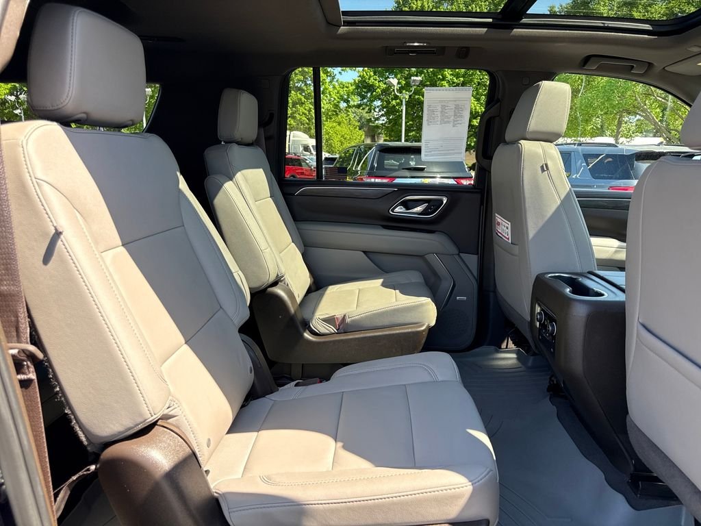 Used 2024 Blue Chevrolet Z71 image 25