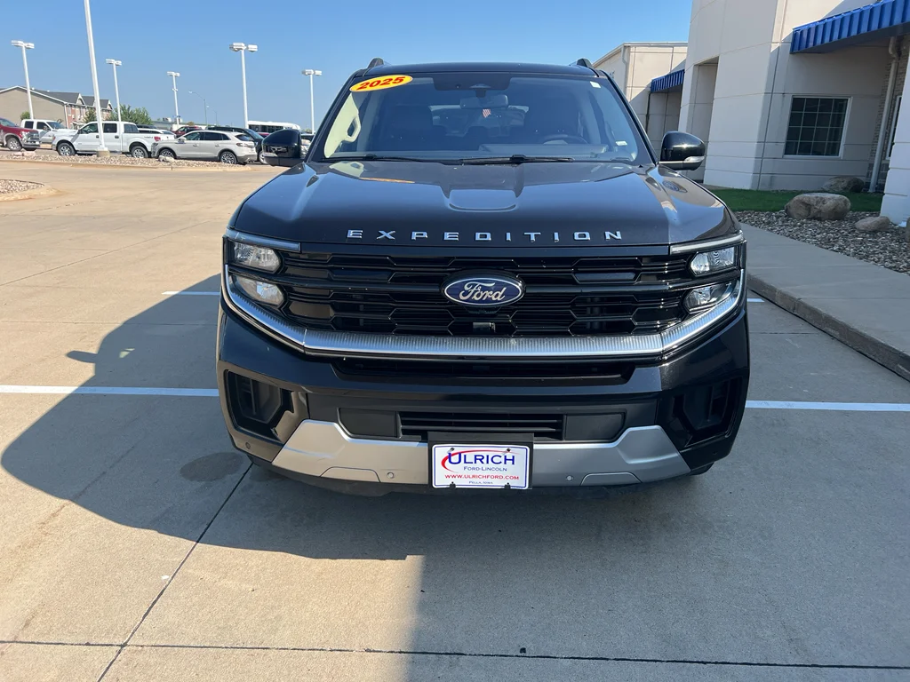 Used 2025 Agate Black Metallic Ford Platinum image 3