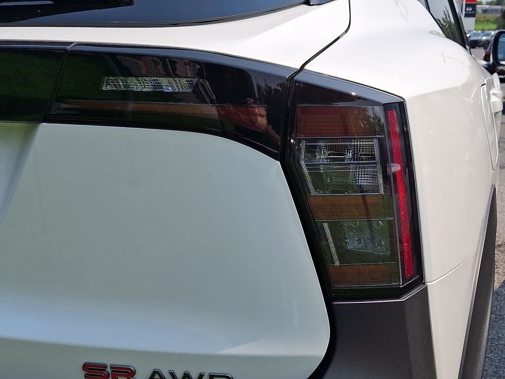 Used 2026 White Nissan SR image 6