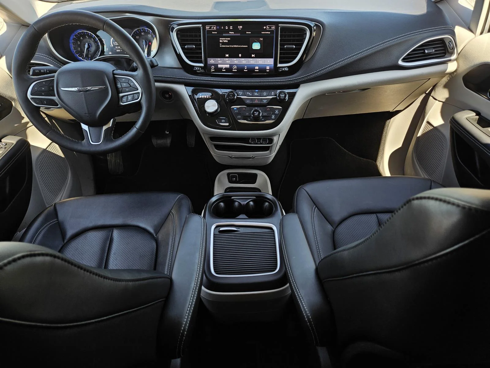 2024 Chrysler Pacifica Touring L - Photo 18