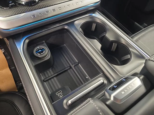 New 2026 Agate Black Metallic Ford MAX Platinum® image 37