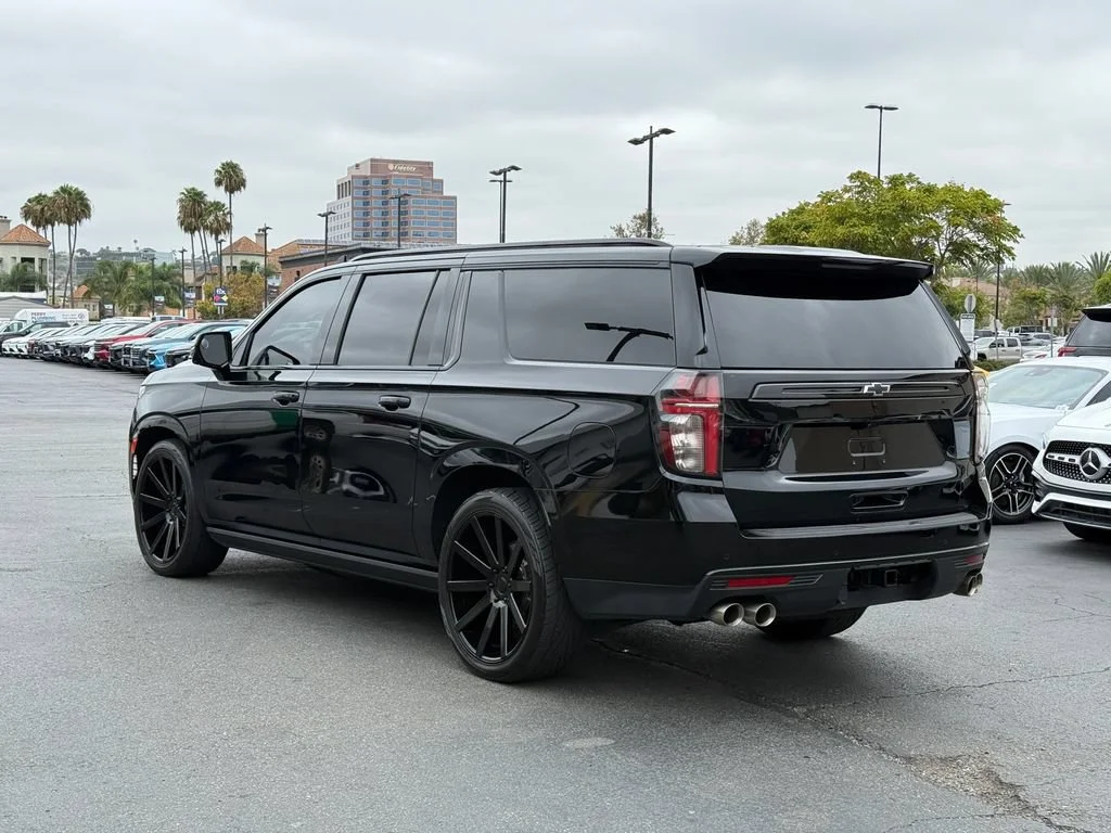 Used 2024 Black Chevrolet High Country image 9