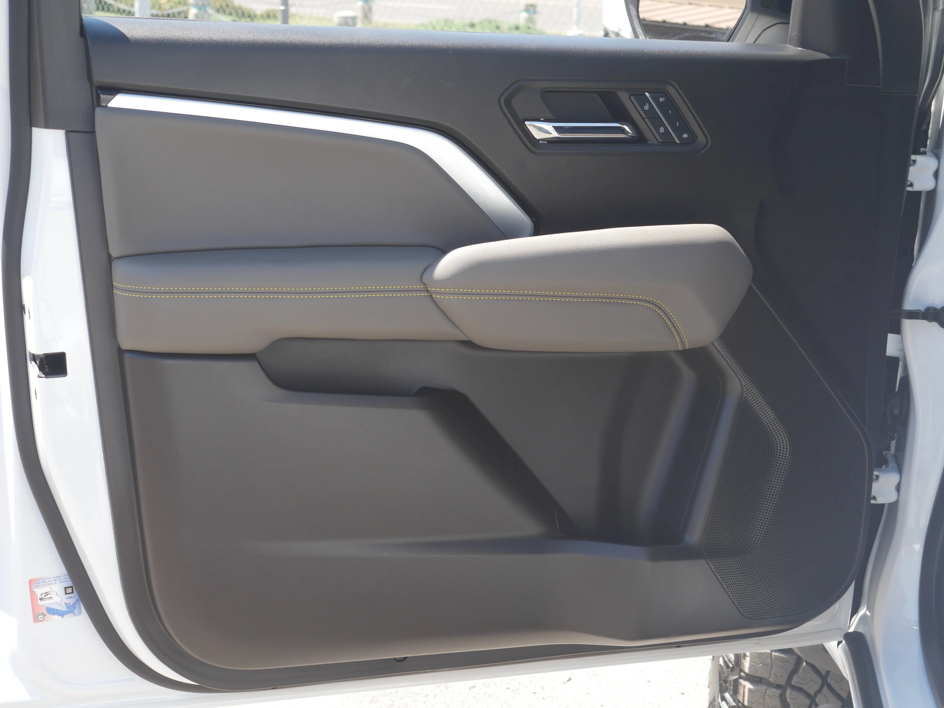 Used 2024 Summit White Chevrolet 4WD ZR2 image 28