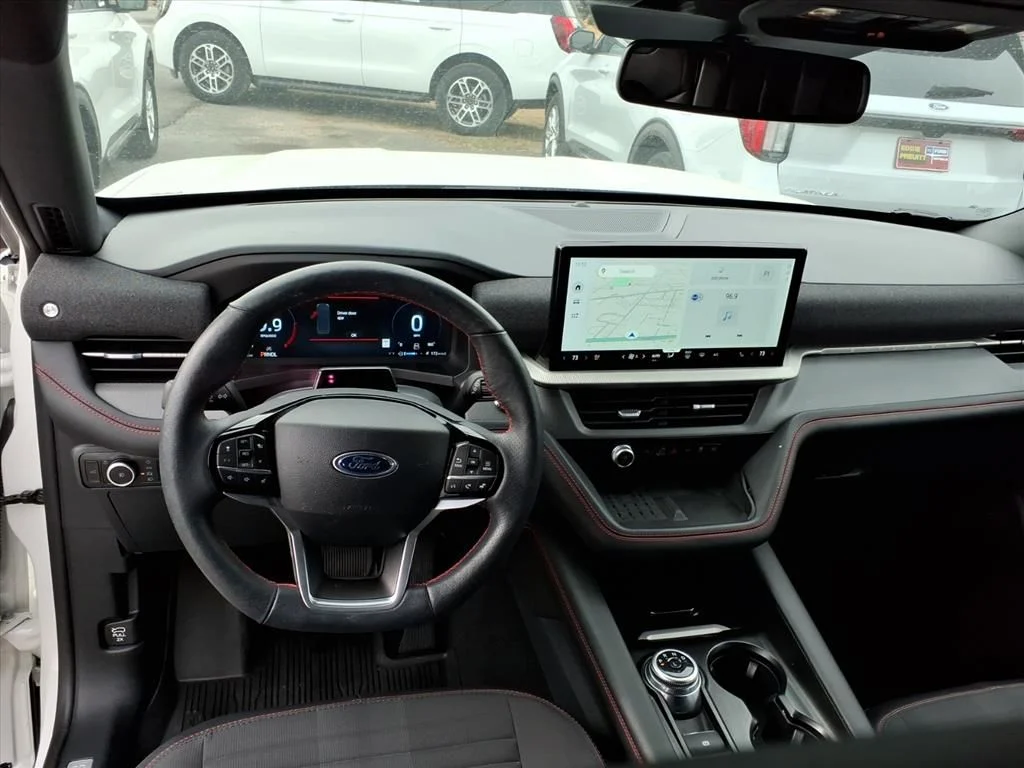 2025 Ford Explorer ST-LINE - Photo 13