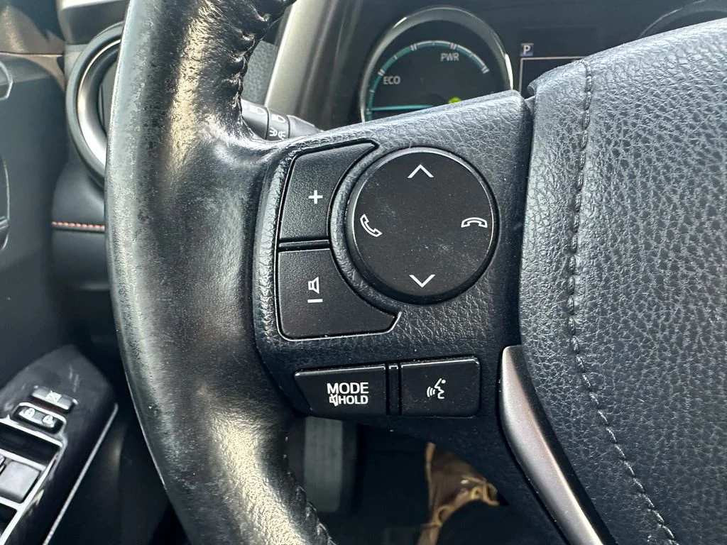 Used 2018 Gray Toyota SE image 20