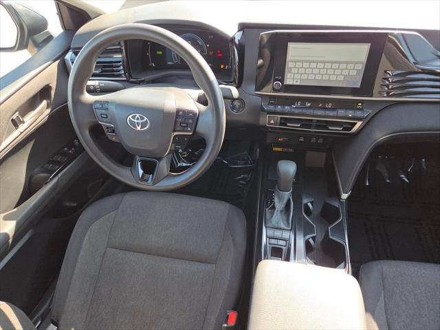 2025 Toyota Camry LE - Photo 29