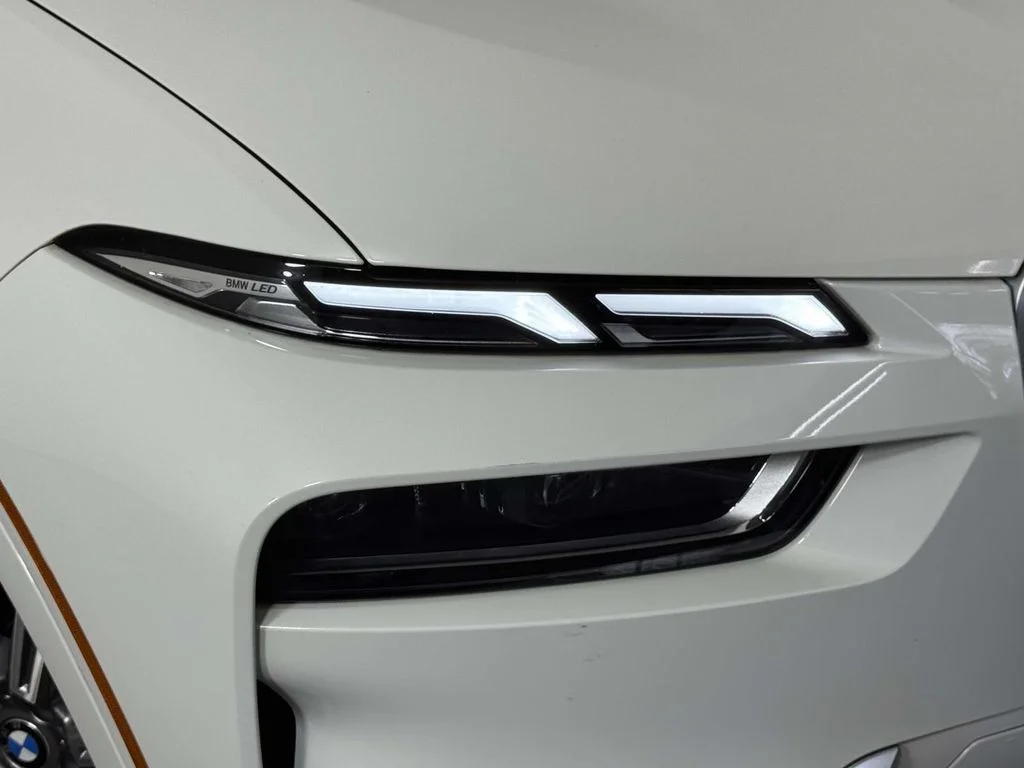 Certified Used 2024 White BMW xDrive40i image 15