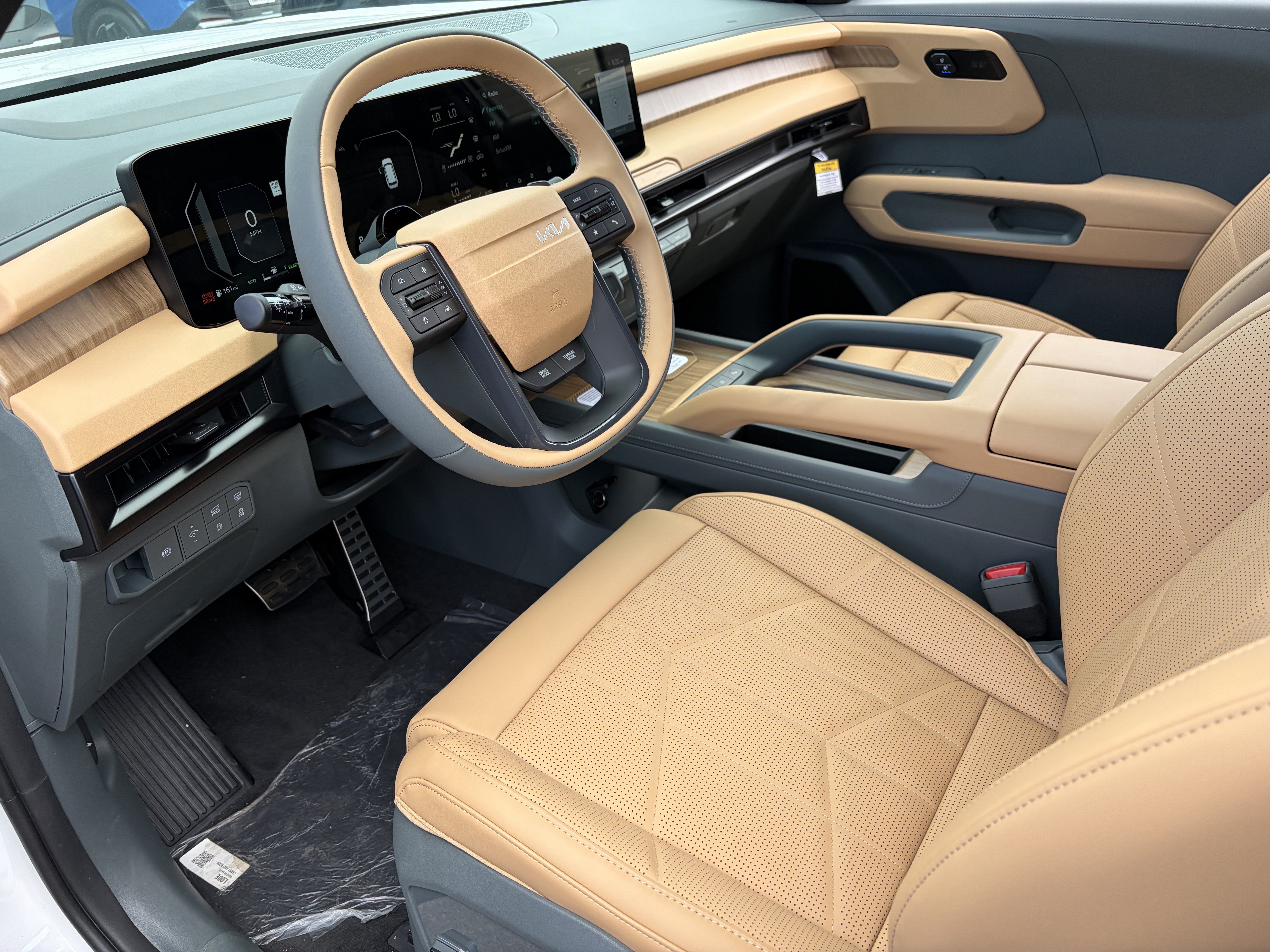 New 2027 Glacial White Pearl Kia X-LINE SX image 17