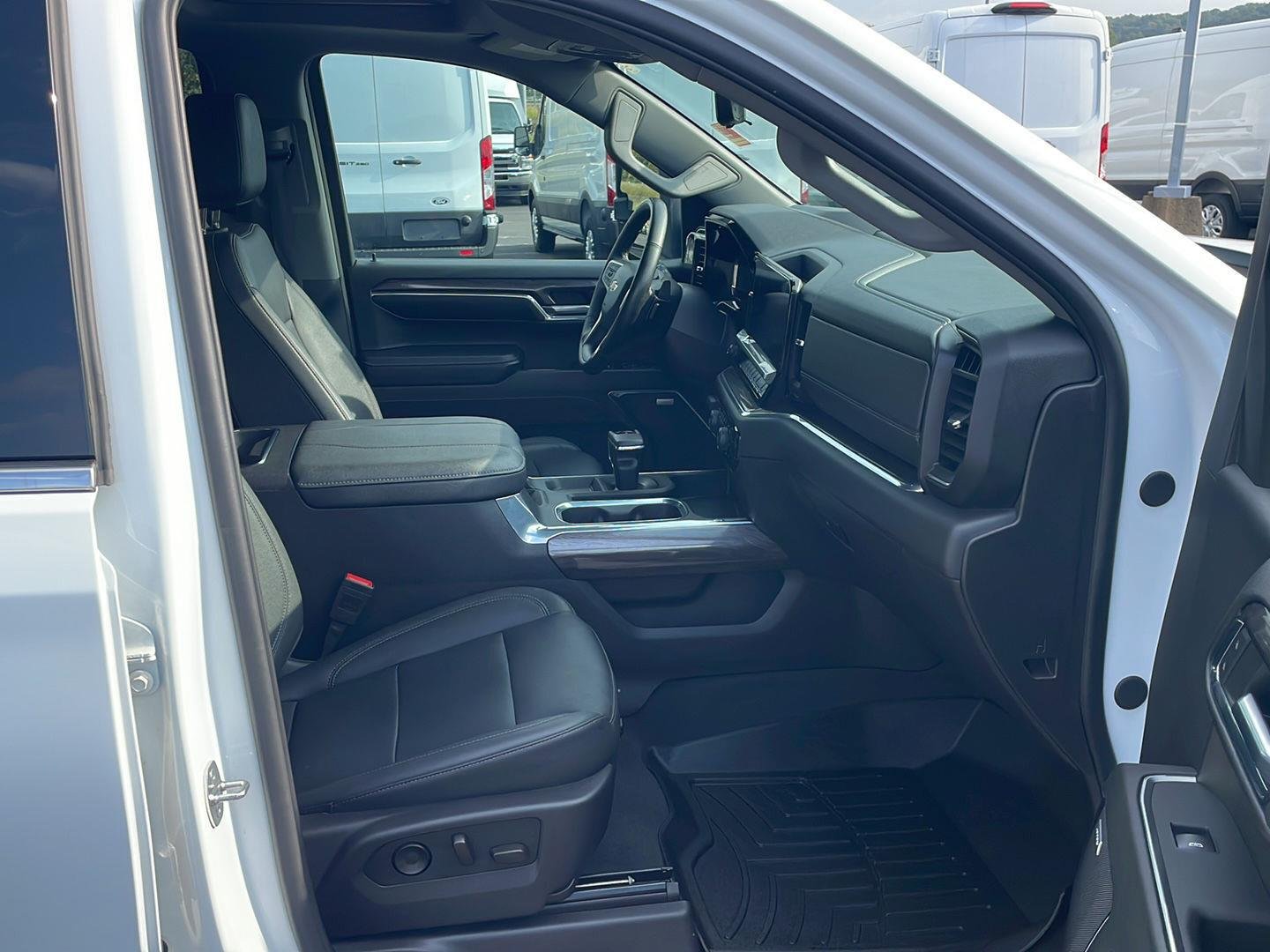 Used 2024 Summit White Chevrolet LTZ image 26