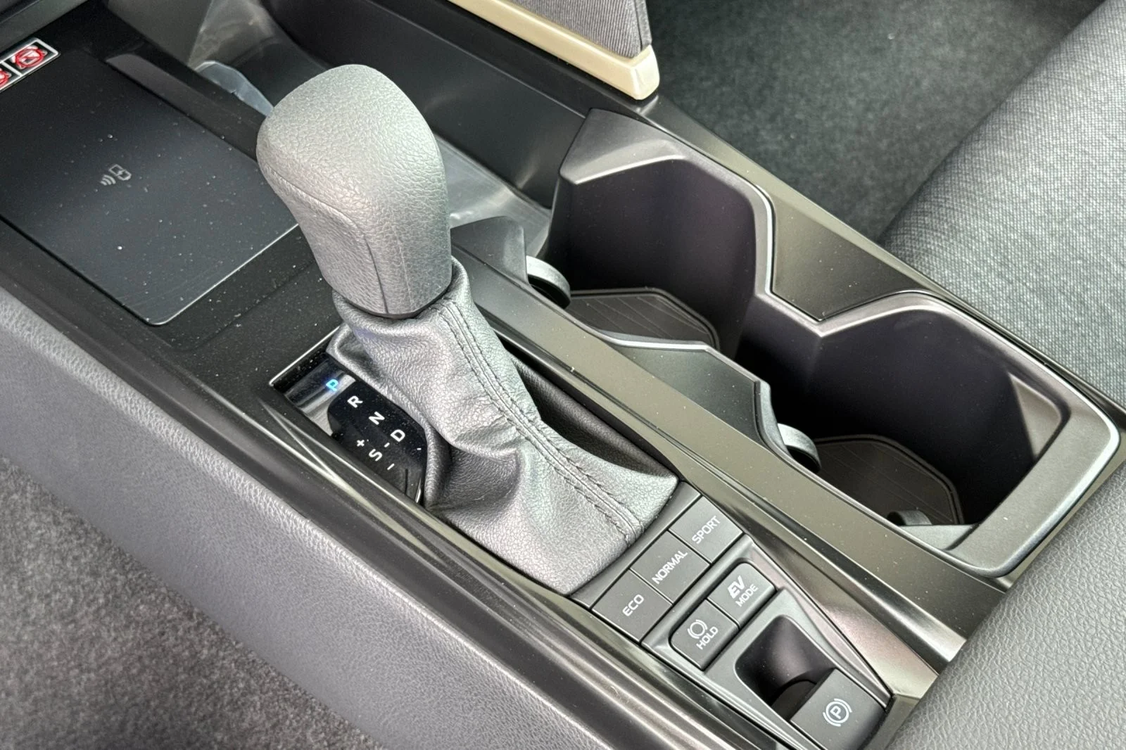 2026 Toyota Camry LE - Photo 19
