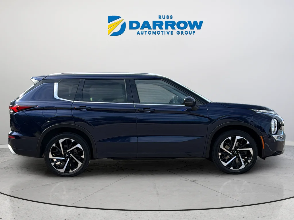 Used 2022 Black Mitsubishi SEL image 6