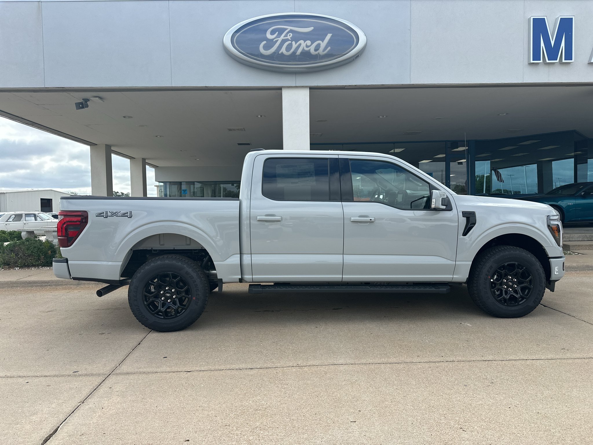 New 2026 Avalanche Ford Lariat® image 13