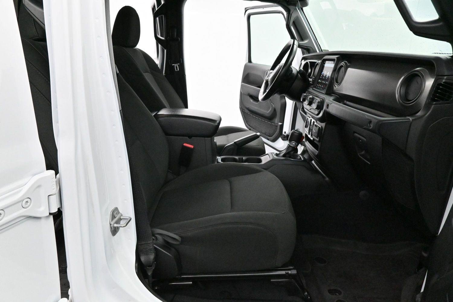 Used 2022 White Jeep Willys image 25