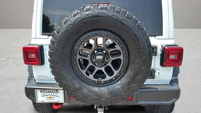 Used 2022 White Jeep Unlimited Rubicon image 11