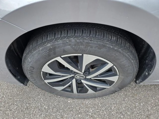 Used 2025 Silver Volkswagen 1.5T S image 4