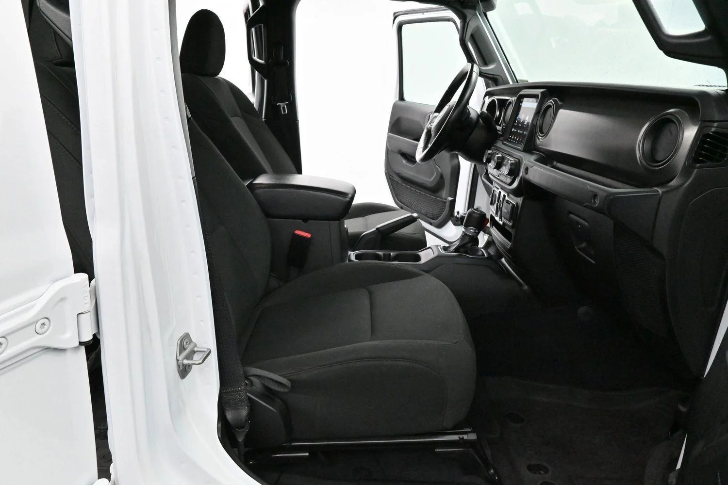 Used 2022 White Jeep Willys image 25
