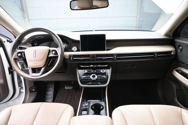 Used 2021 White Lincoln Reserve image 24