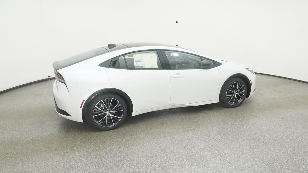 New 2025 Wind Chill Pearl Toyota XLE image 13