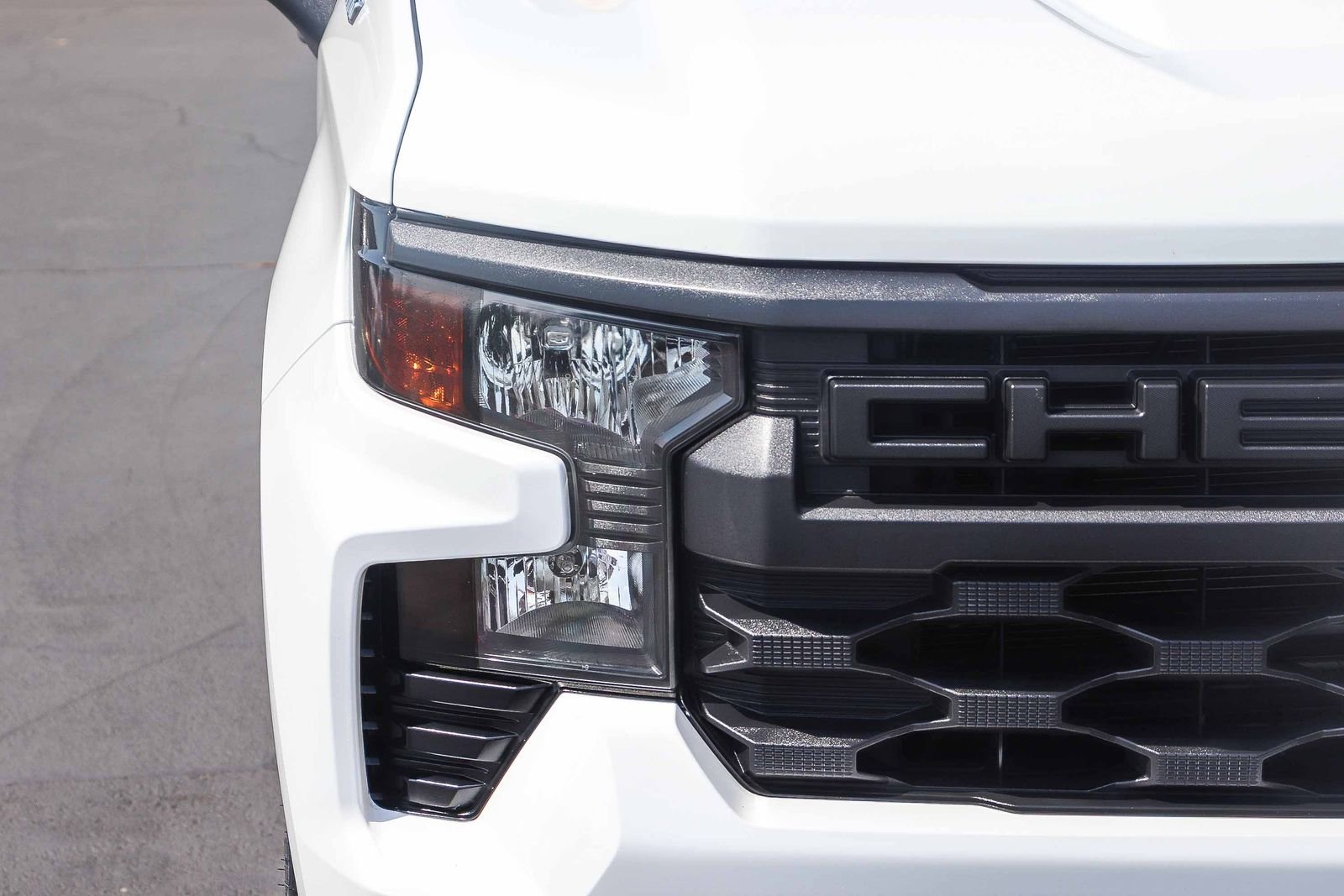 Used 2022 Summit White Chevrolet Custom image 12