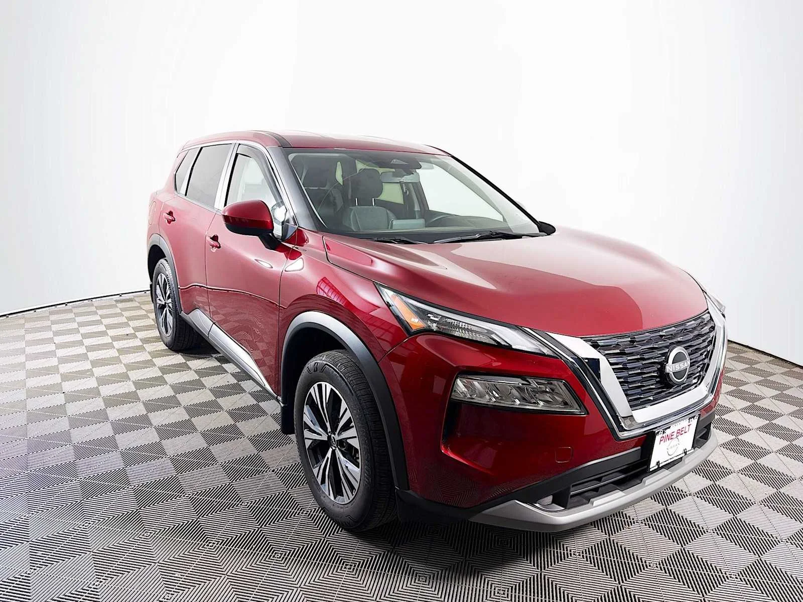 Used 2023 Scarlet Ember Tintcoat Nissan SV image 3
