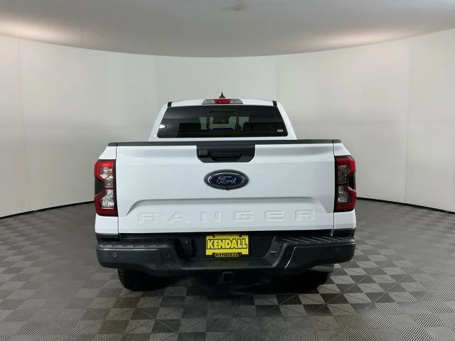 New 2025 Oxford White Ford XLT image 5
