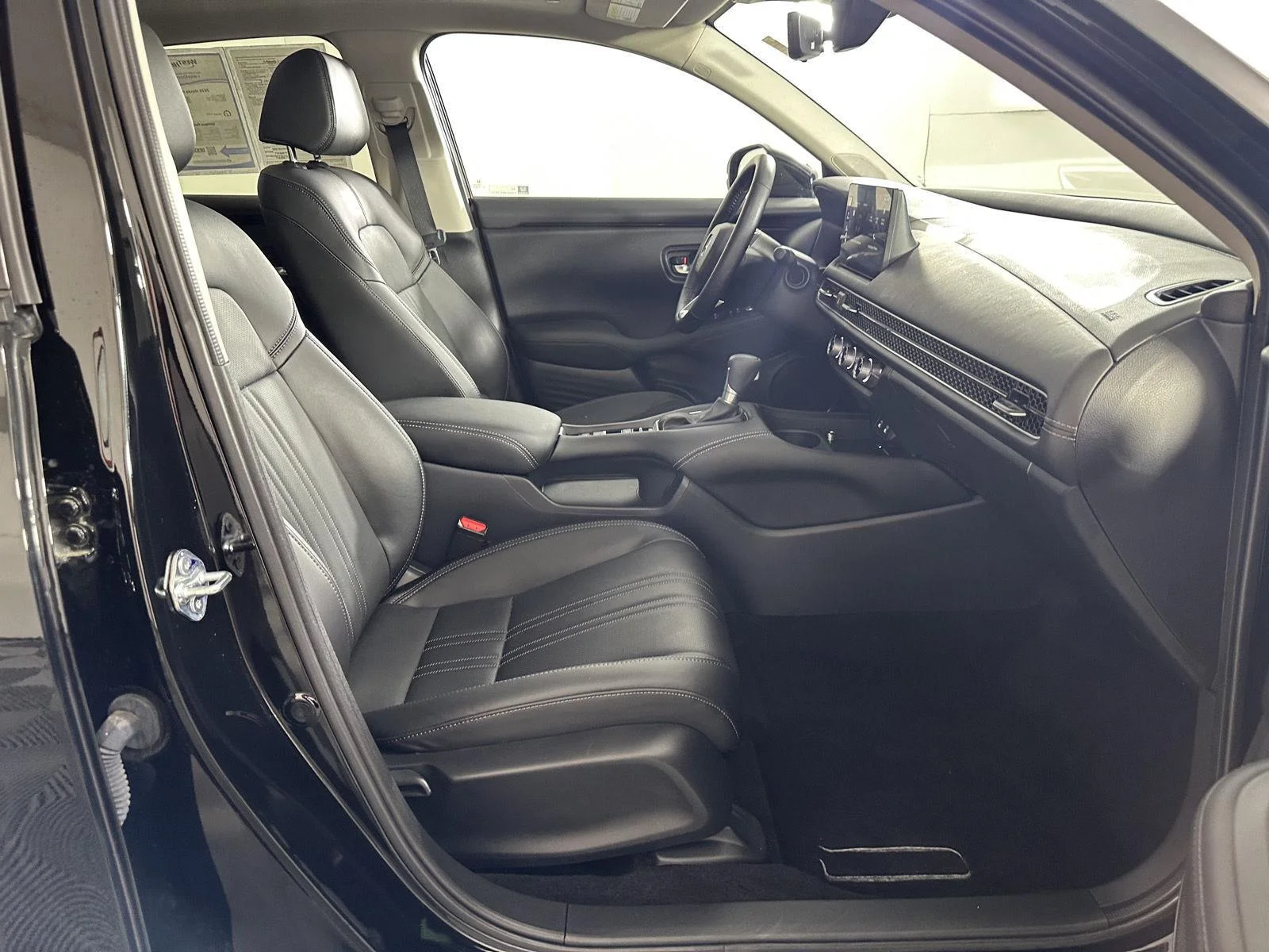 Used 2026 Crystal Black Pearl Honda EX-L image 27