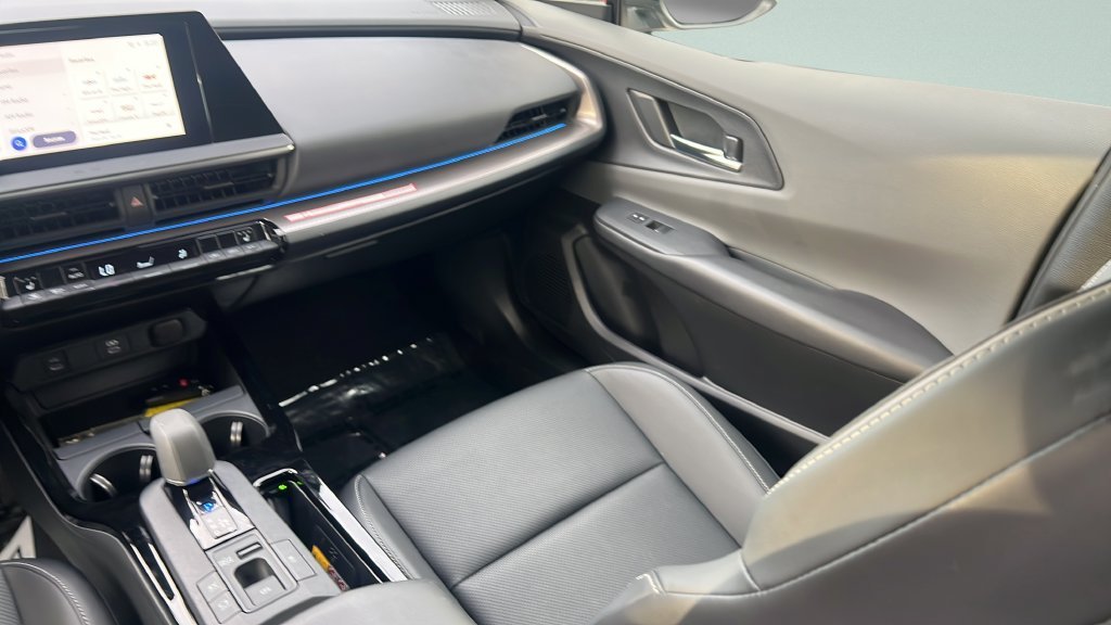 2026 Toyota Prius XLE - Photo 12