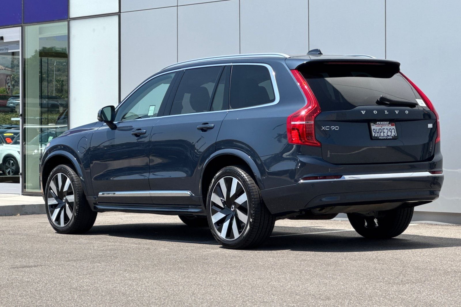 Used 2023 Blue Volvo Ultimate image 3