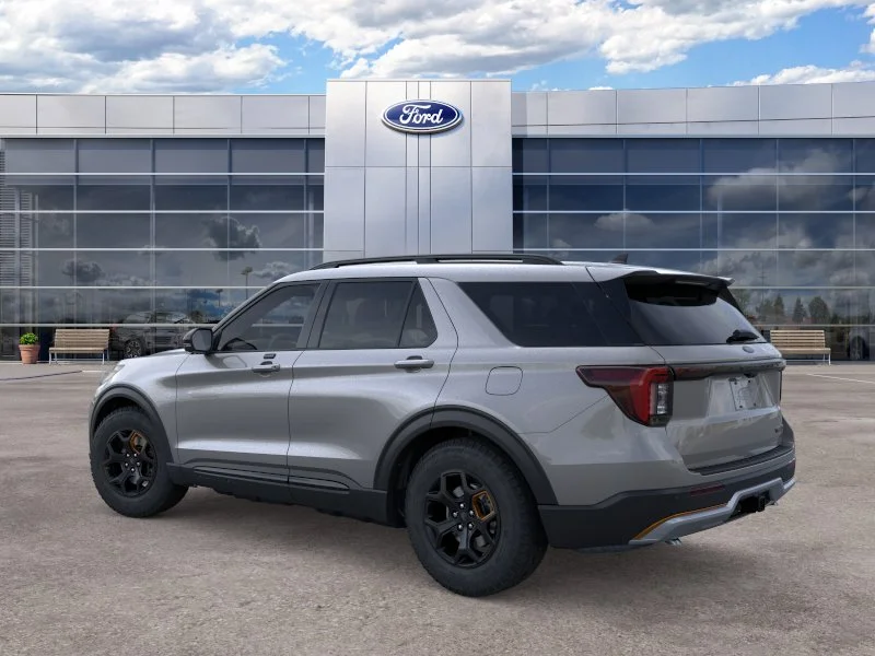 New 2026 Carbonized Gray Metallic Ford Tremor® image 4