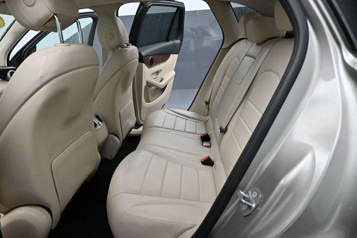 Used 2021 Mojave Silver Metallic Mercedes-Benz GLC 300 image 29