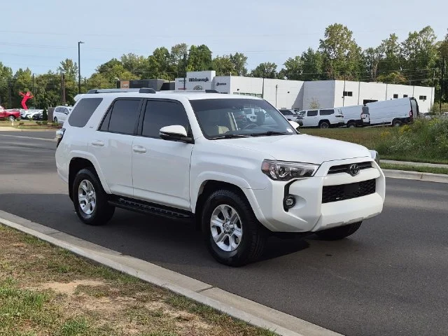 Used 2022 White Toyota SR5 Premium image 15