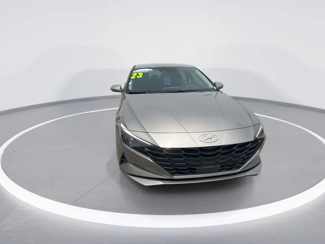 Used 2023 Silver Hyundai SEL image 3