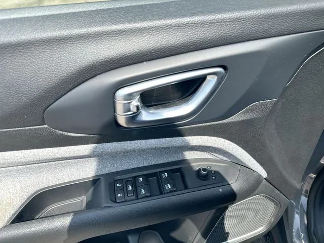 Used 2023 Gray Jeep Latitude Lux image 15