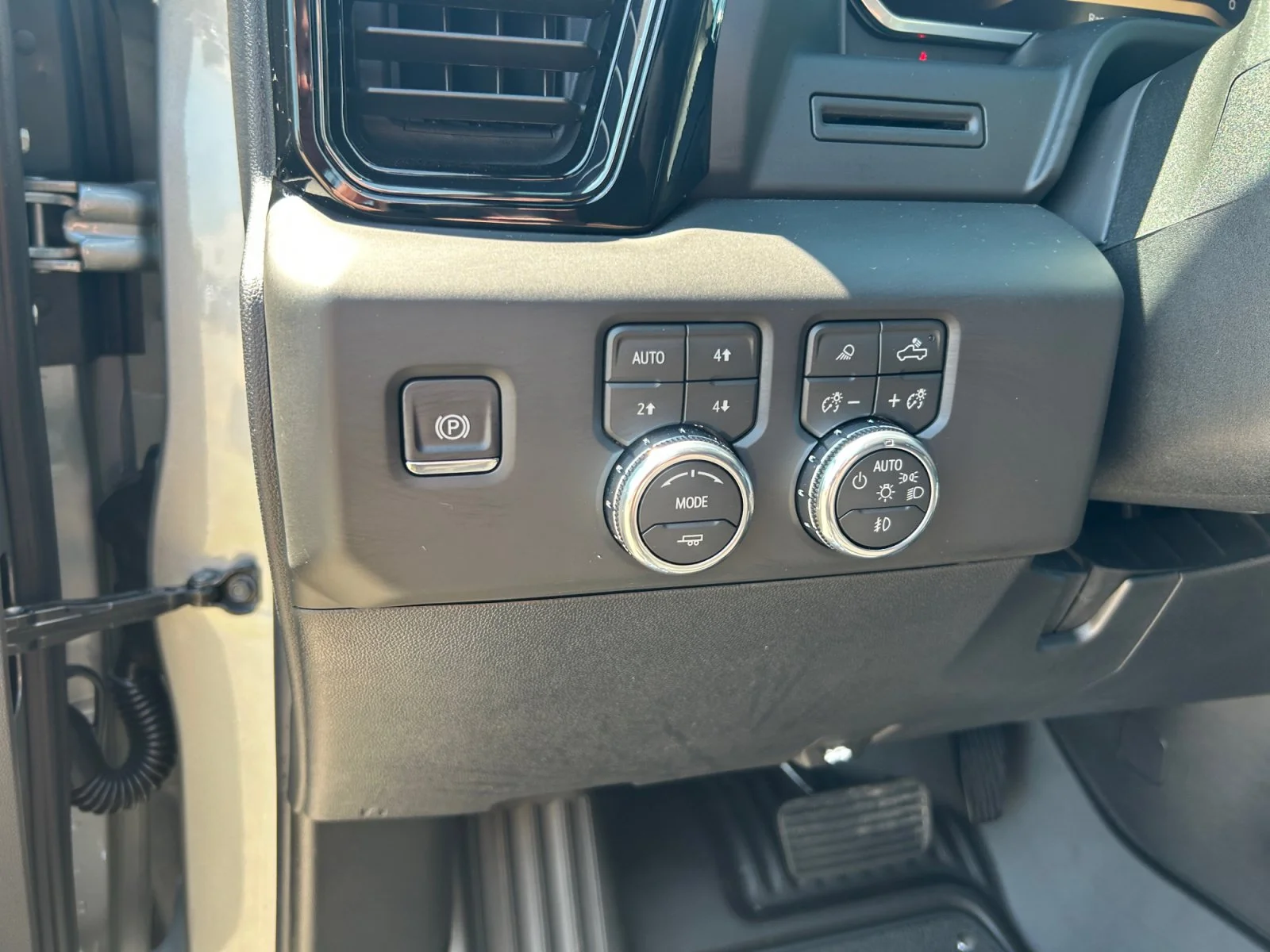 New 2026 Sterling Metallic GMC AT4 image 15
