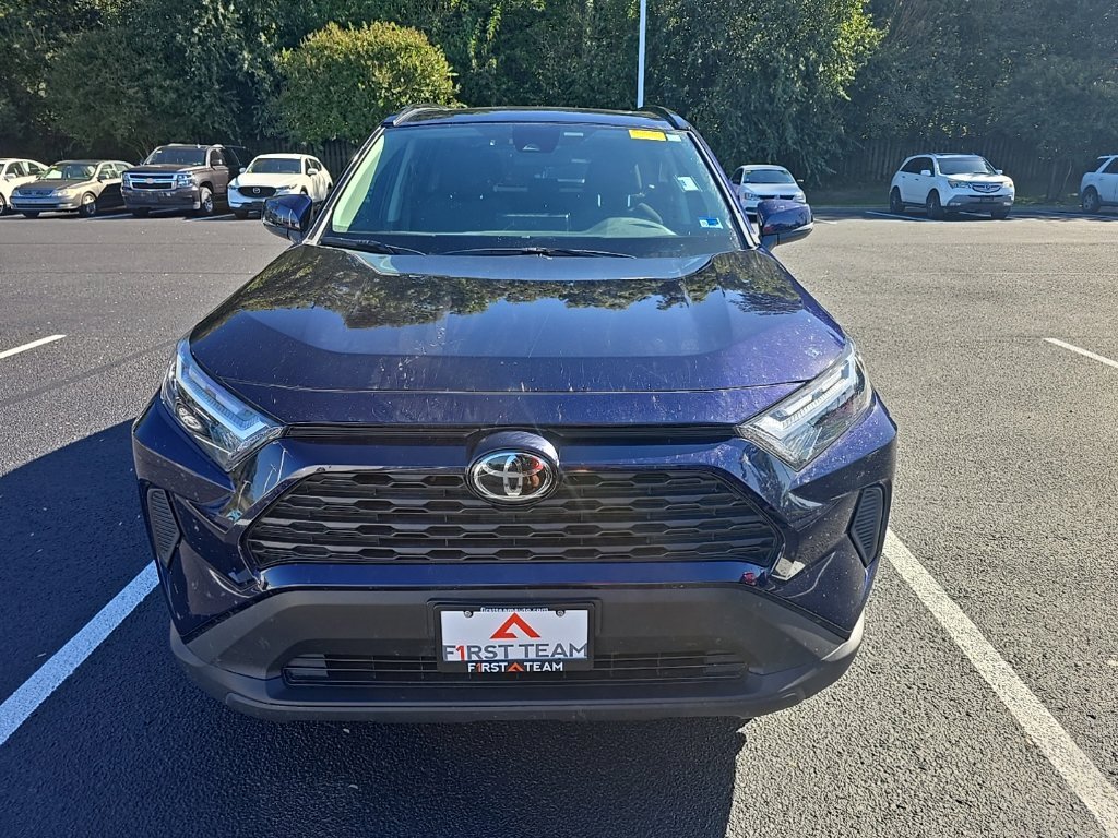 Used 2025  Toyota XLE image 2