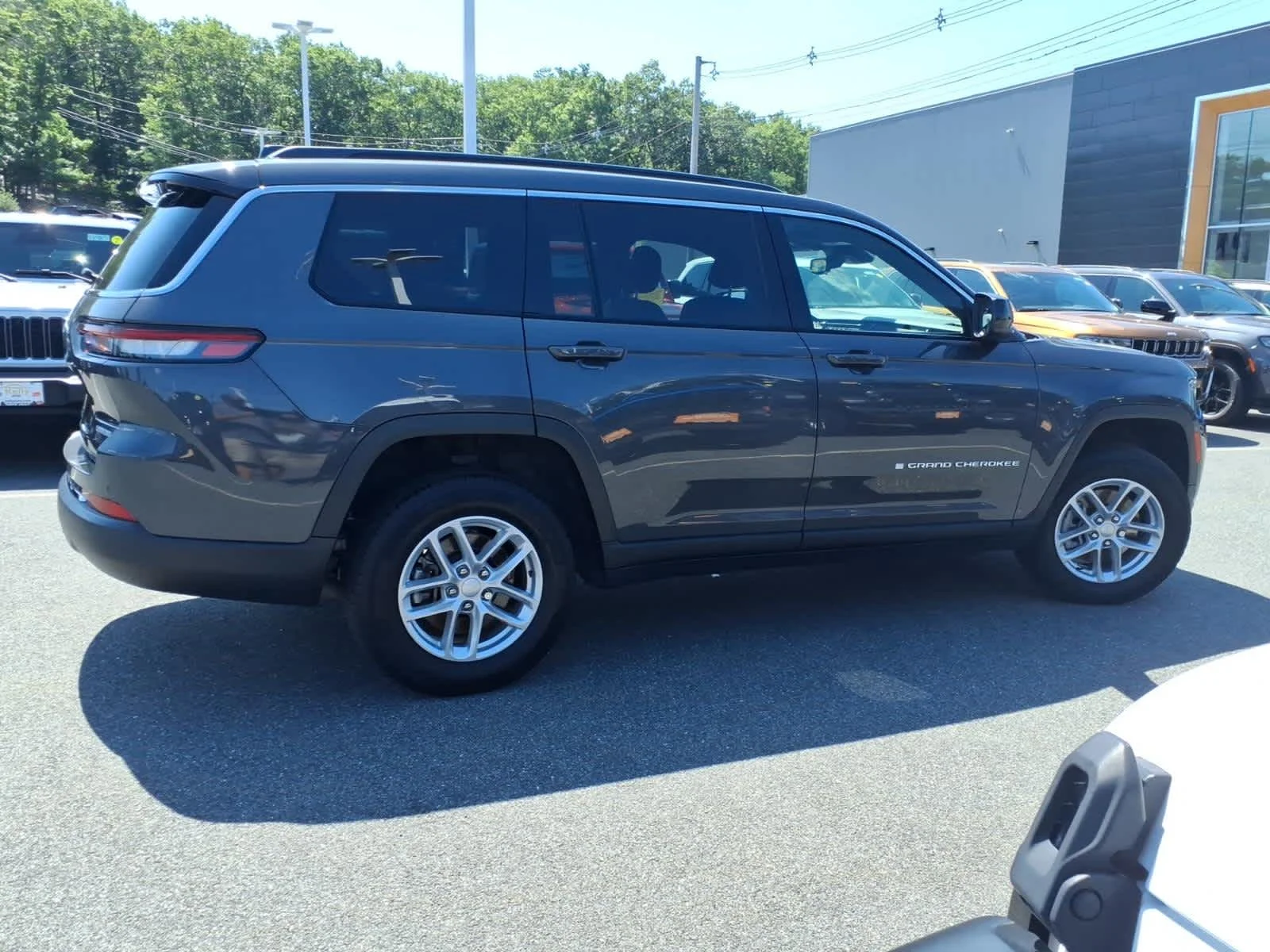 Certified Used 2024 Baltic Gray Metallic Clearcoat Jeep Laredo image 6