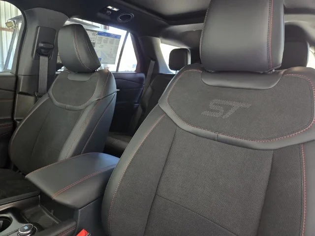 New 2027 Star White Metallic Tri-Coat Ford ST image 25
