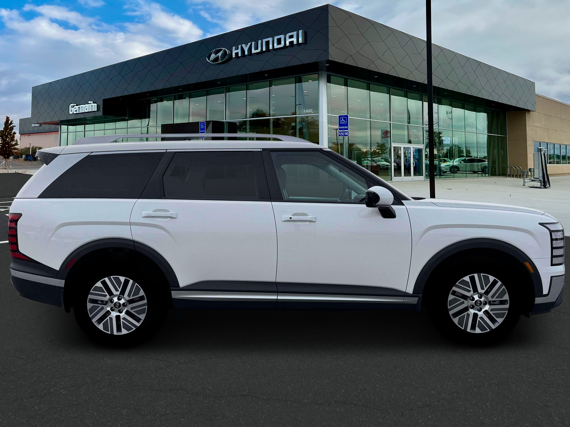 New 2026 Creamy White Pearl Hyundai SEL 7P image 9