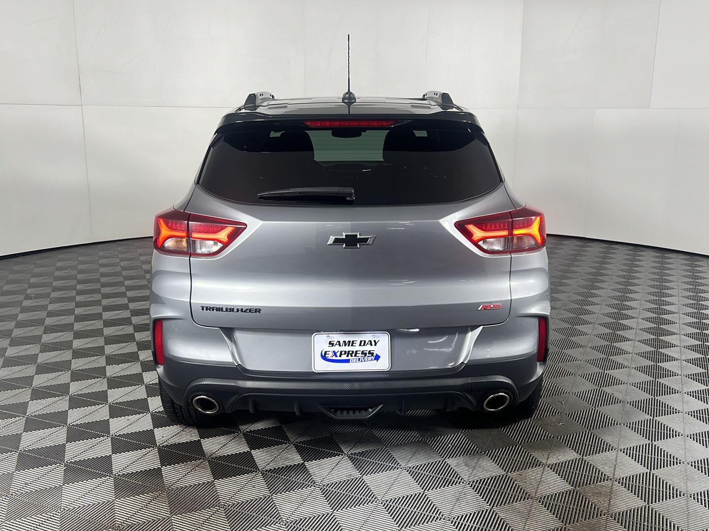 Used 2023 Sterling Gray Metallic Chevrolet RS image 5