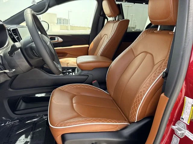 Used 2025 Red Chrysler Pinnacle image 11