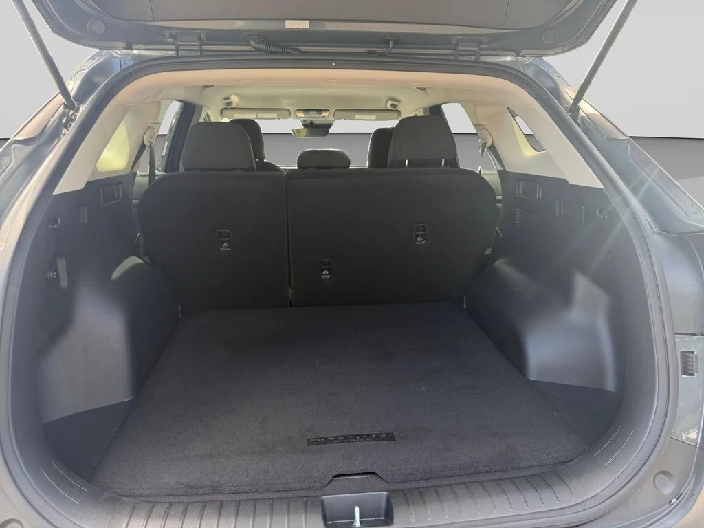 Certified Used 2024 Gray Kia LX image 19