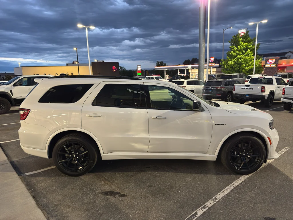 New 2026 White Knuckle Clear-Coat Exterior Paint Dodge GT Premium HEMI V8 image 6