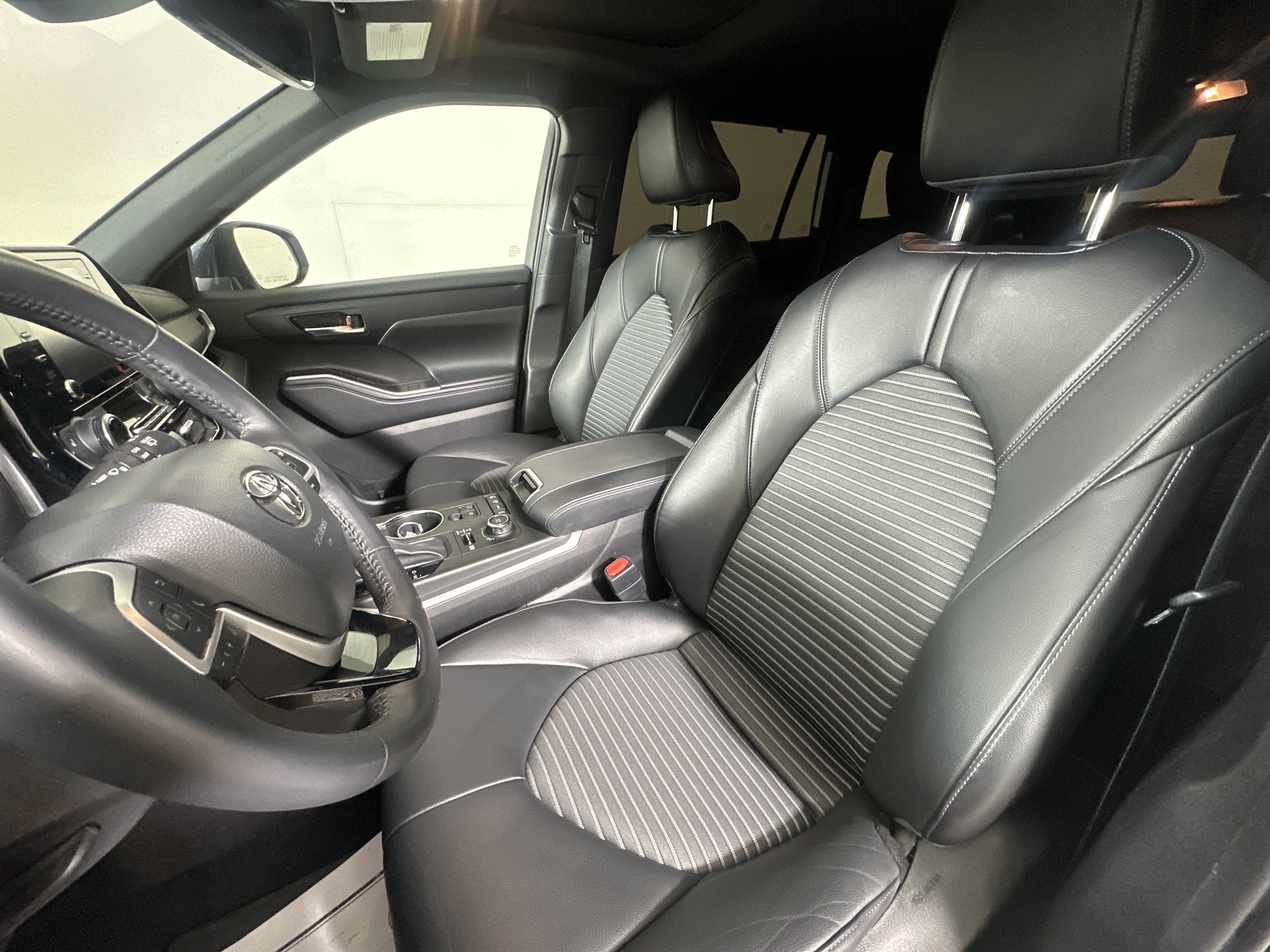 2022 Toyota Highlander XSE - Photo 9
