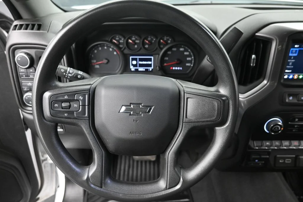 Used 2023 White Chevrolet Custom image 16