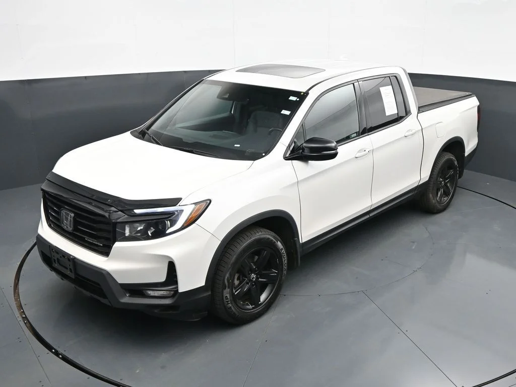 Used 2023 Platinum White Pearl Honda Black Edition image 22