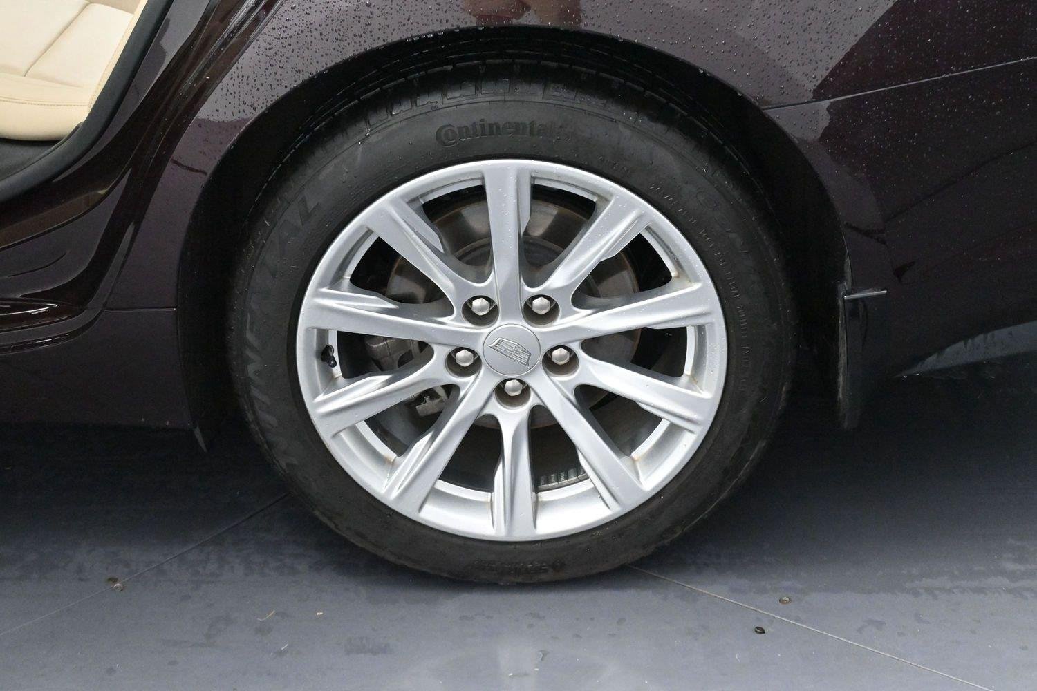 Used 2020 GARNET METALLIC Cadillac Luxury image 39
