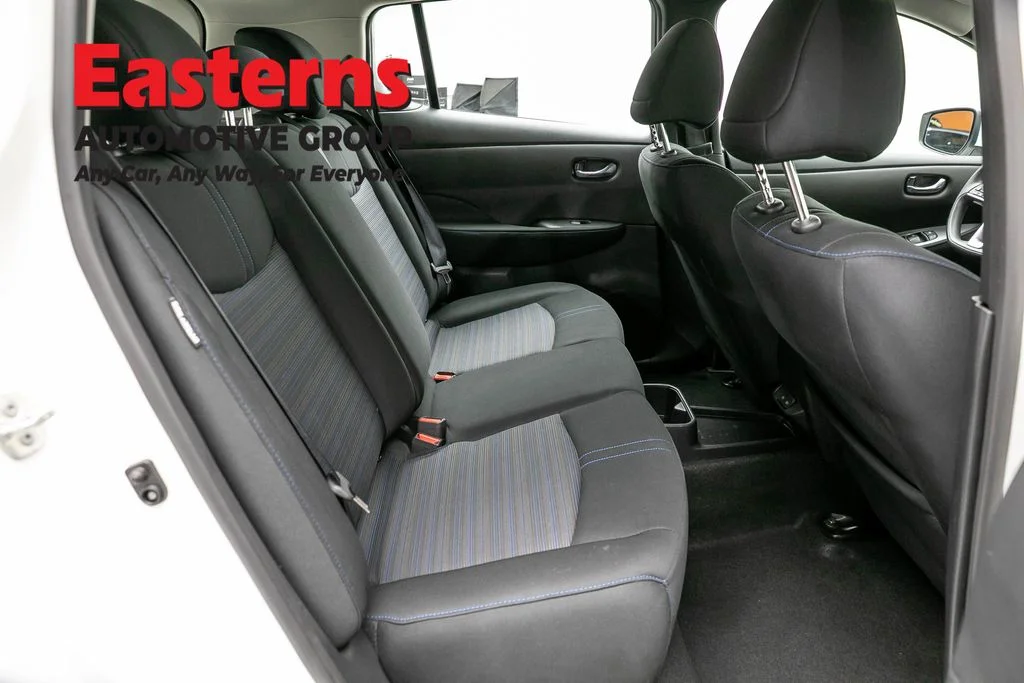 Used 2023 White Nissan S image 20